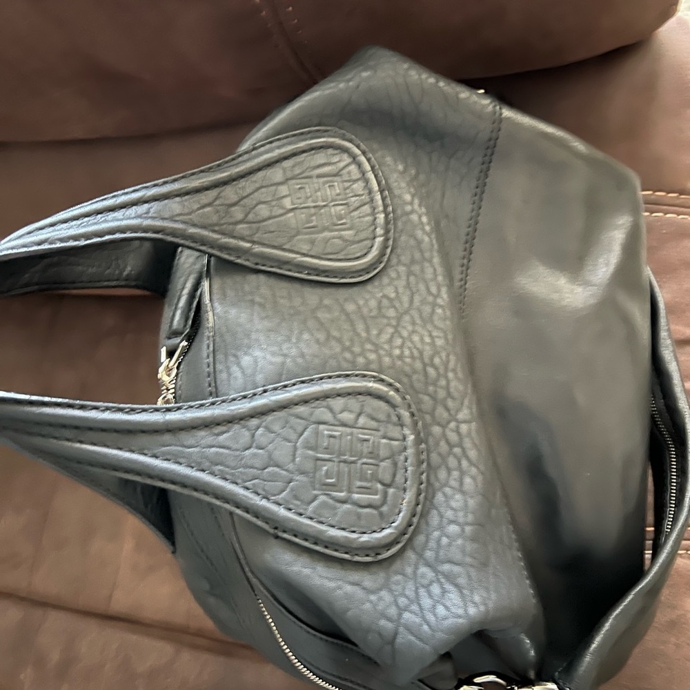 Givenchy Calfskin Sheepskin Nightingale 💕 - Picture 2 of 10